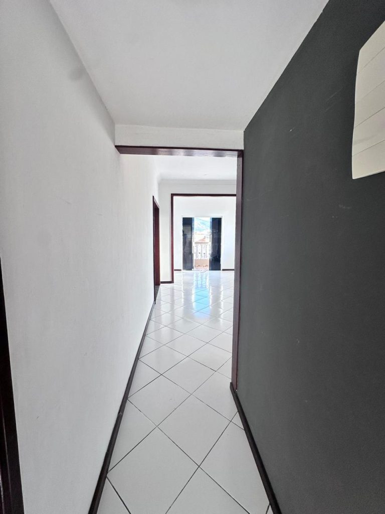 Casa Triplex de 5 quartos na Freguesia – Jacarepaguá